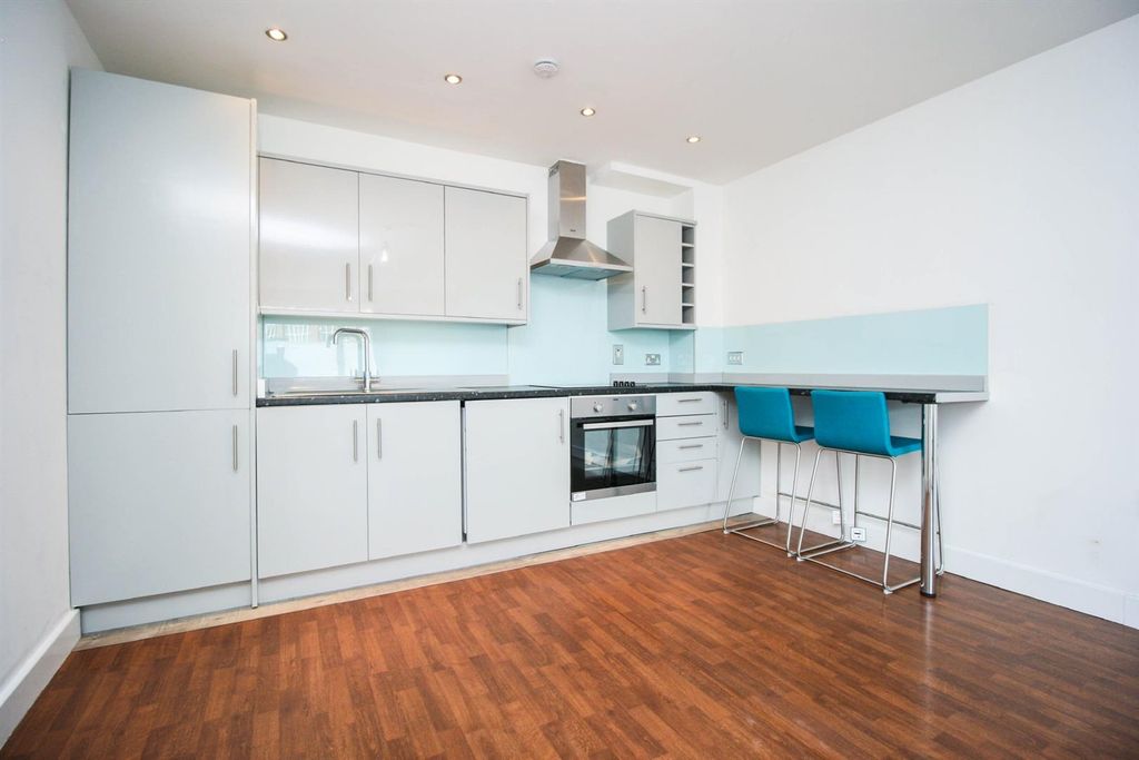 Property photo 2 of 6