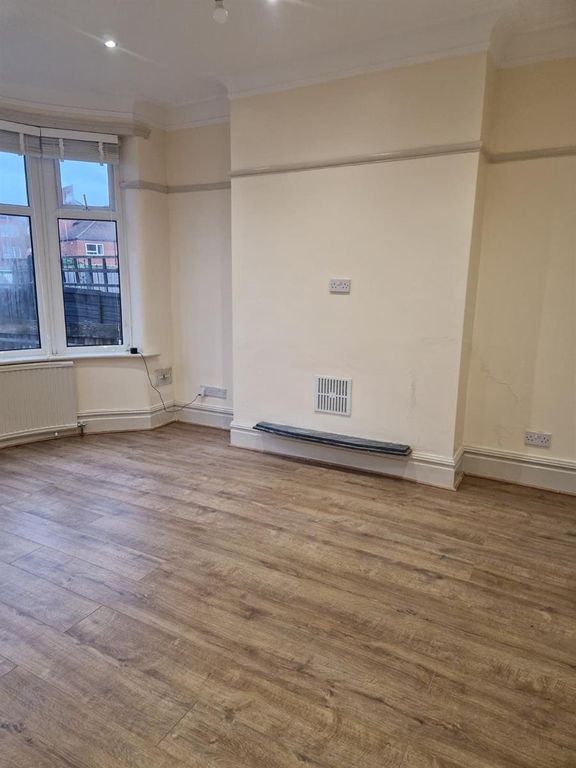 Property photo 1 of 15 Bright Space With Wood Floors And Bay Window...