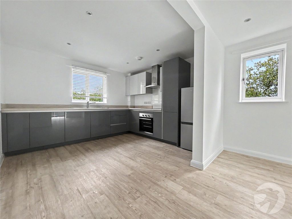 Property photo 2 of 29 Picture No. 13