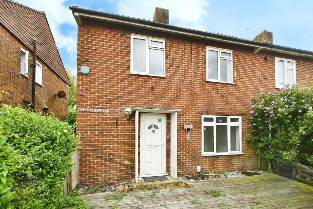 Property photo 1 of 17