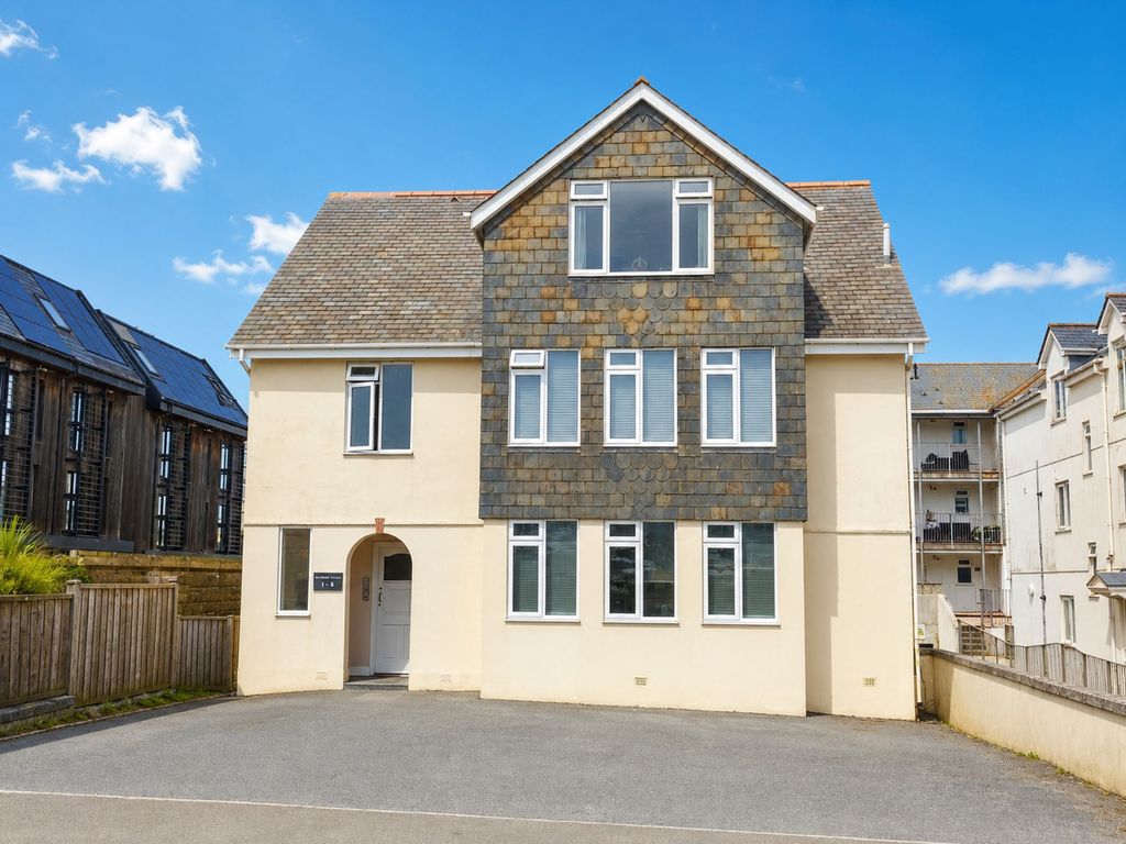 Property photo 1 of 10 External