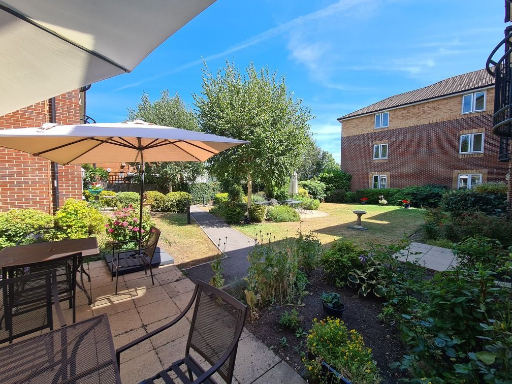 Property photo 2 of 17