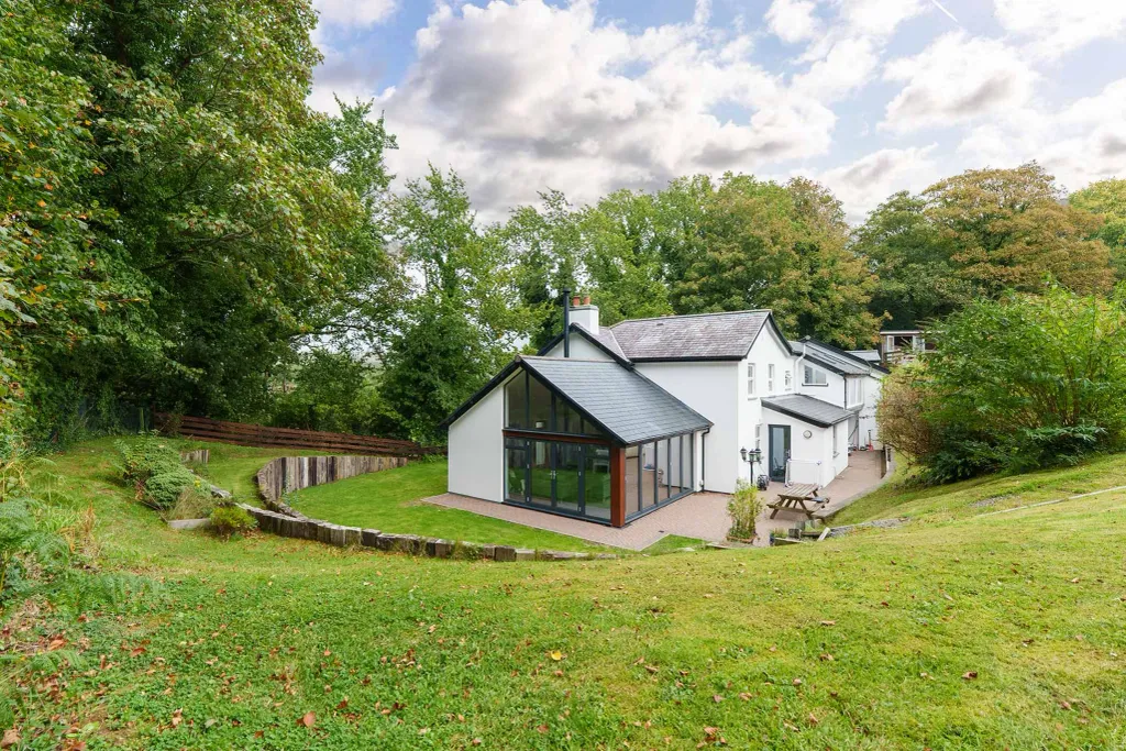 Property photo 3 of 36