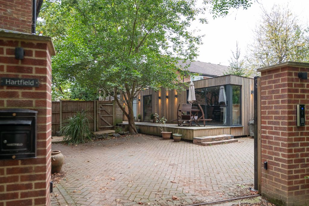 Property photo 3 of 30