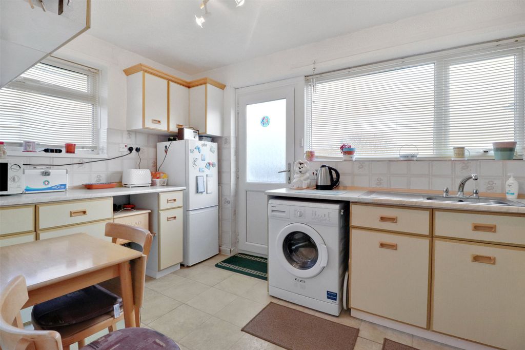 Property photo 3 of 16 3 - Picture No. 09