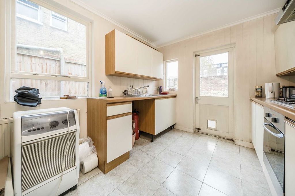 Property photo 3 of 6