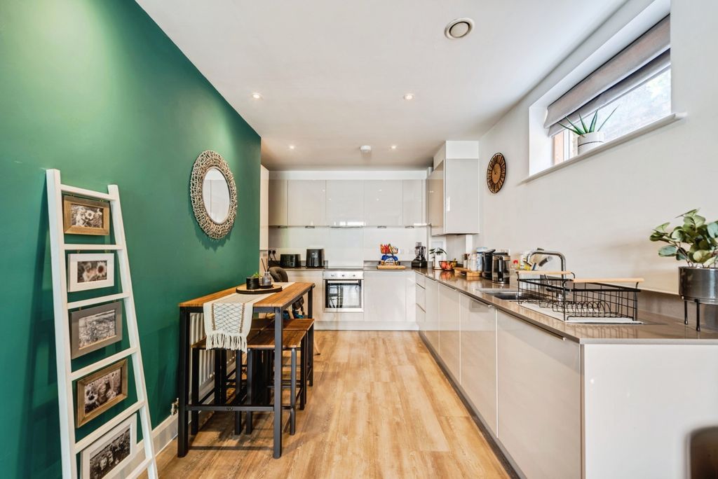 Property photo 3 of 18 13.Jpg