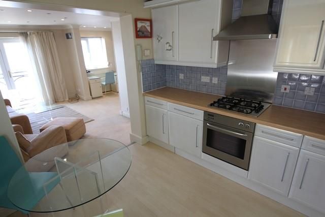 Property photo 1 of 9 Kitchen 3.Jpg