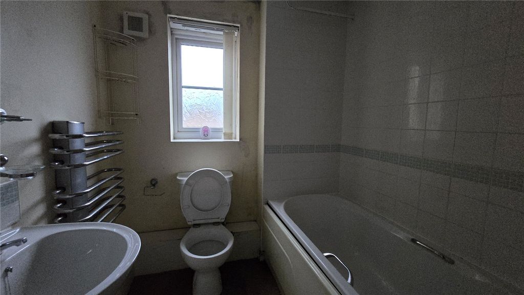 Property photo 3 of 3 Picture No. 22