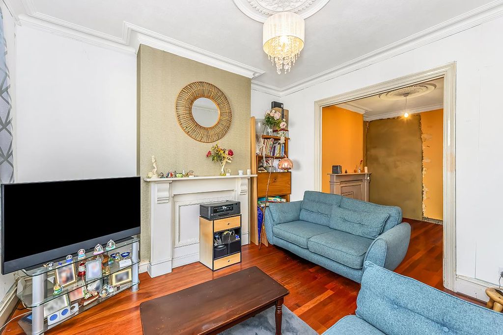 Property photo 3 of 17