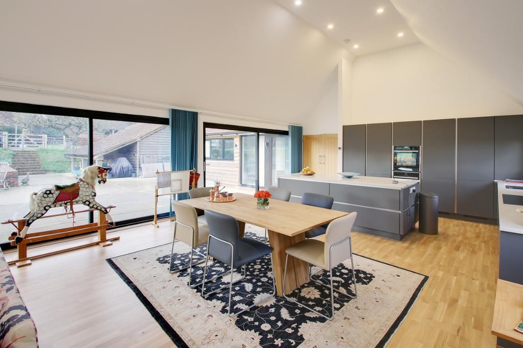 Property photo 3 of 8 Photo 3