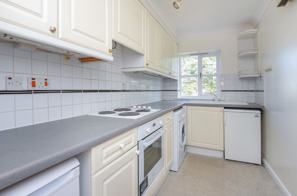Property photo 3 of 8 Kitchen