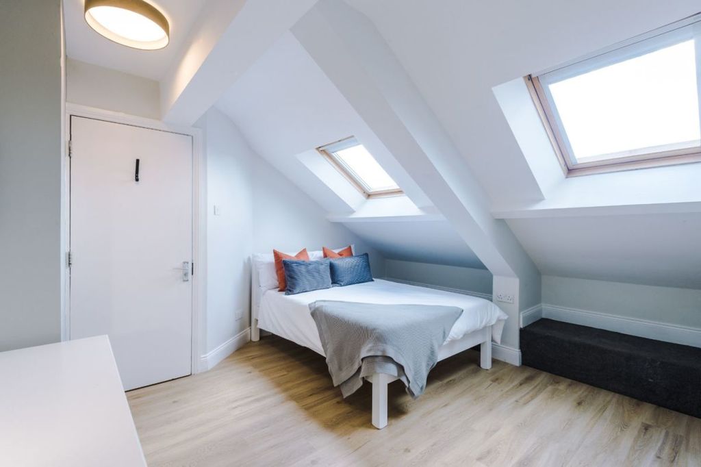 Property photo 3 of 16 21Gl - Bedroom 6