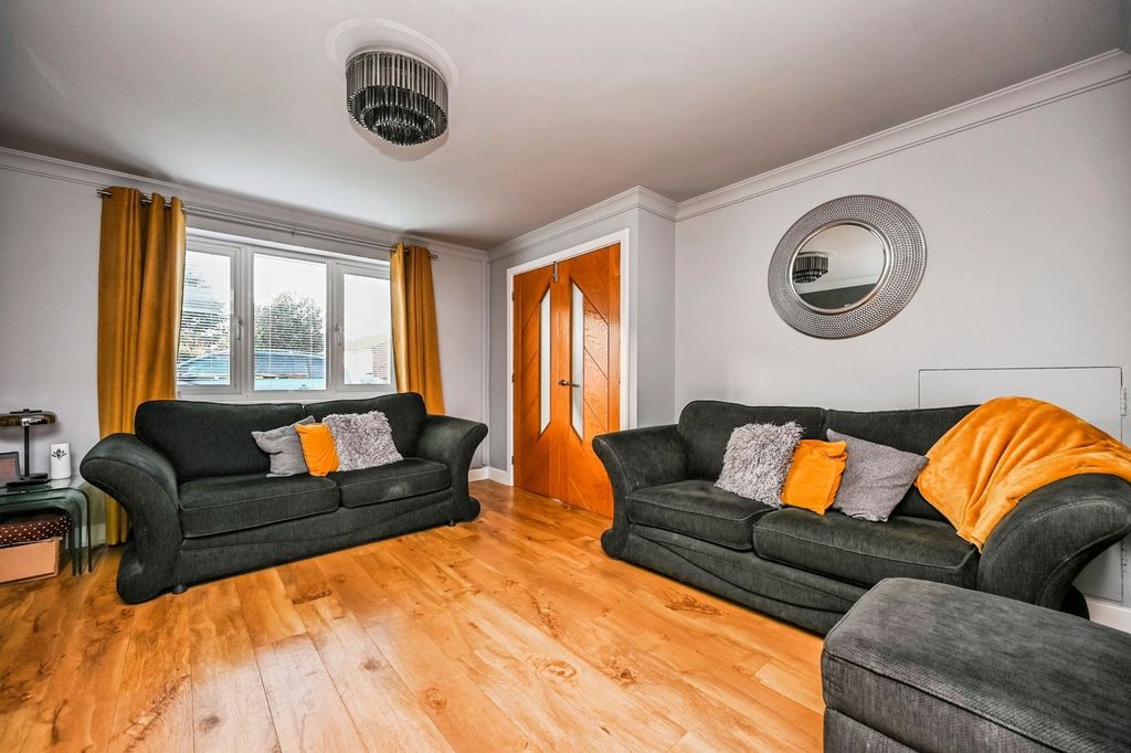 Property photo 3 of 18 Pbox-Img.Jpg