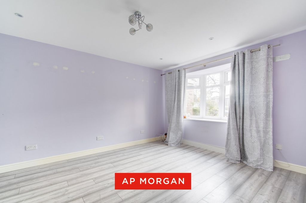 Property photo 2 of 15 Picture No. 29