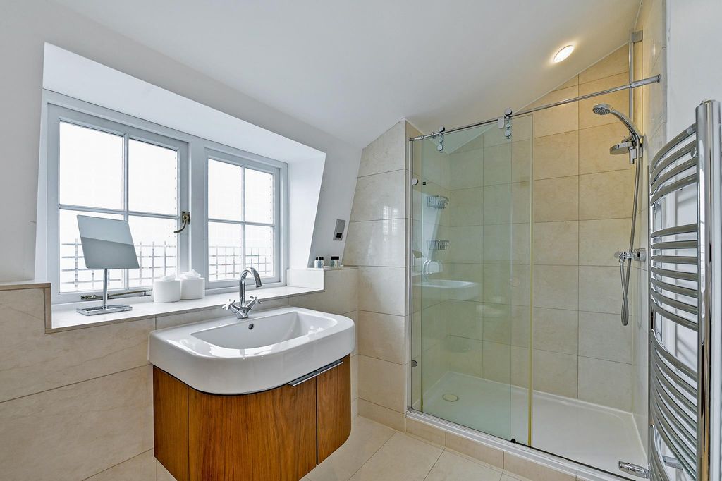 Additional image 14 of 5 bed town house for saleSt. John Street, Oxford, Oxfordshire OX1
