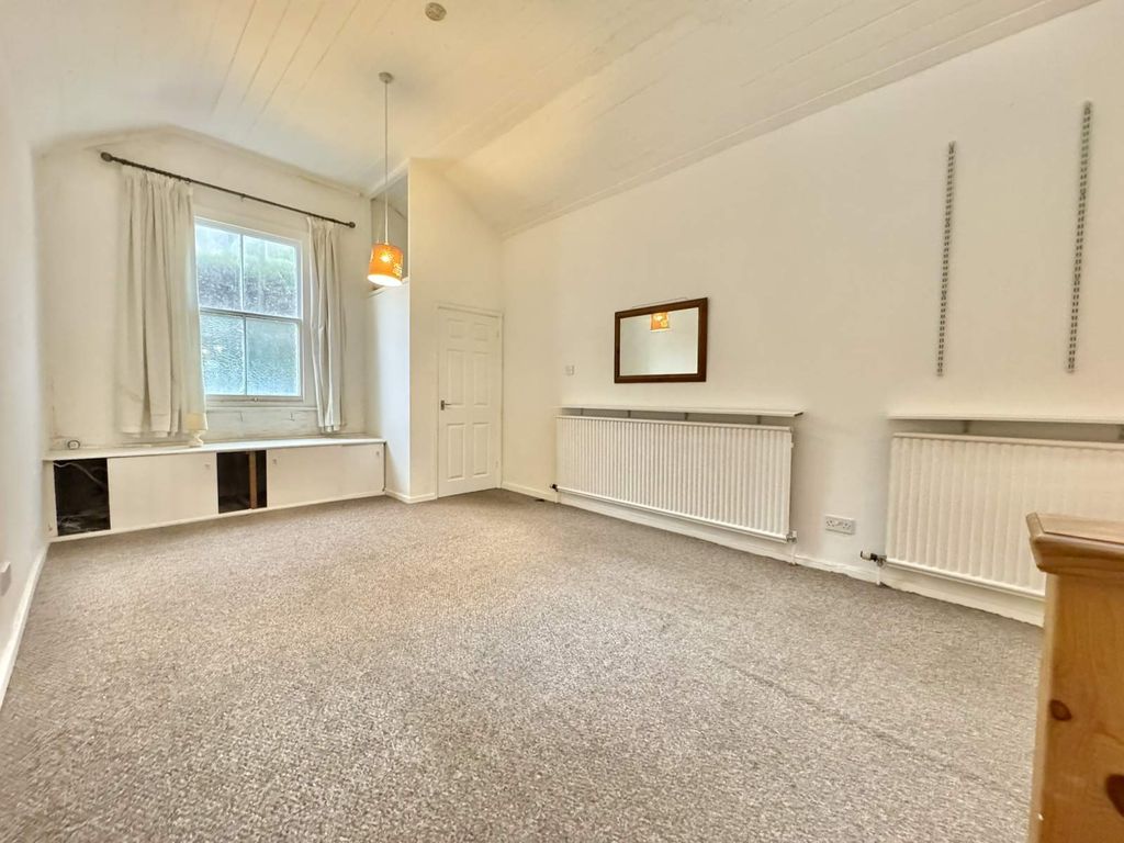 Property photo 3 of 13 Not Specified