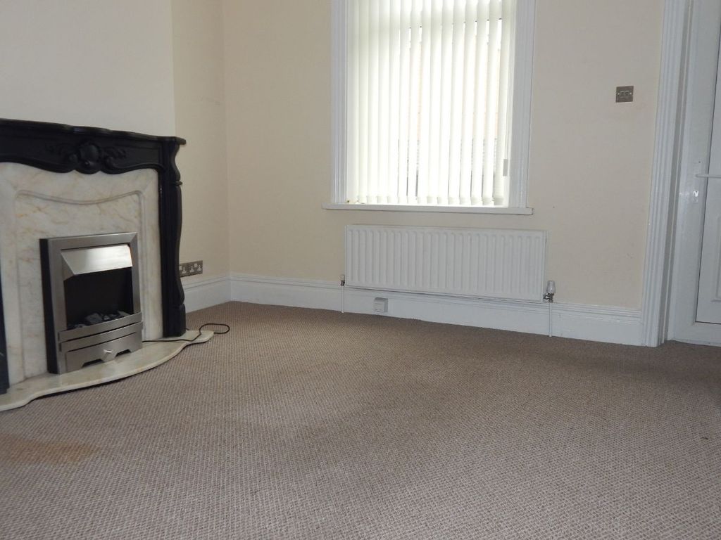 Property photo 3 of 13 Living Room