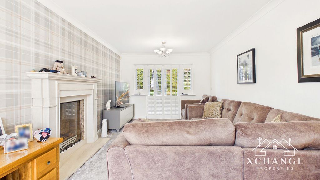 Property photo 2 of 33