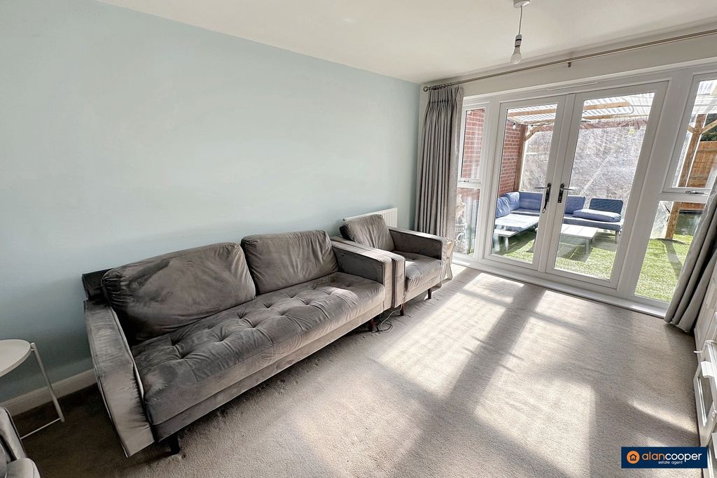 Property photo 3 of 15 3986705