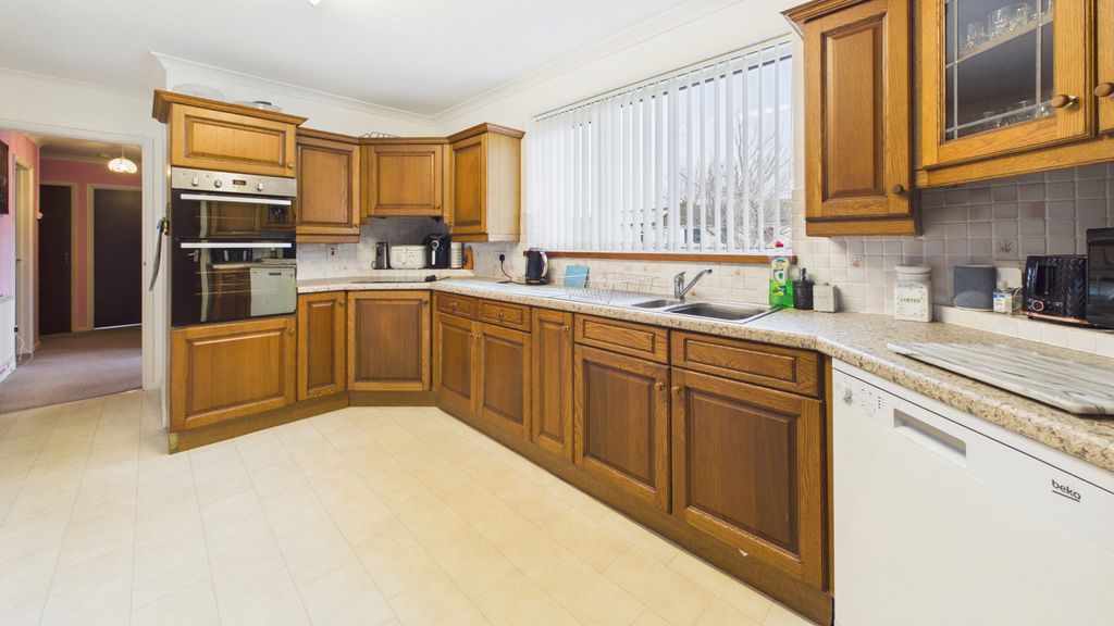 Property photo 3 of 12 Gallery