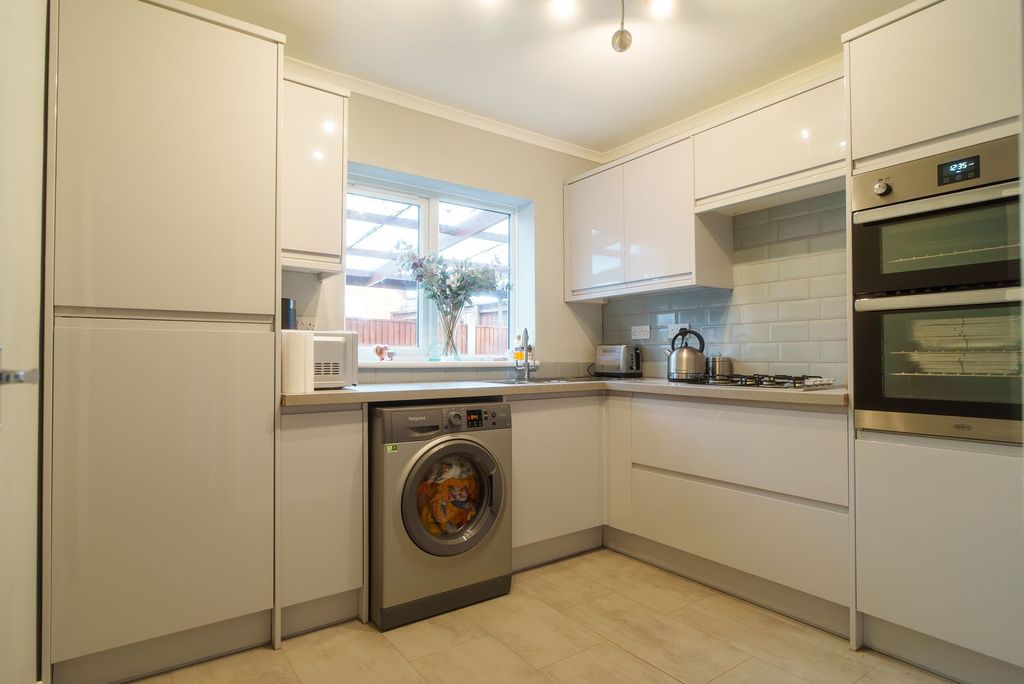 Property photo 3 of 21