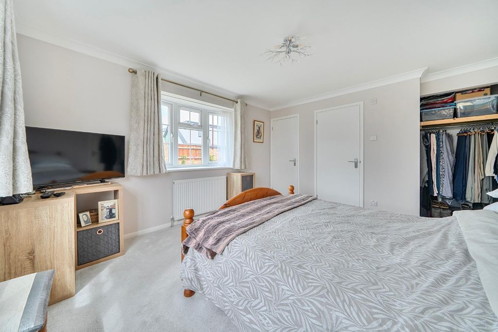 Property photo 2 of 15 1-6A1Daea6409B6-1468591-18-6A19Af13E6c14-1.Jpg