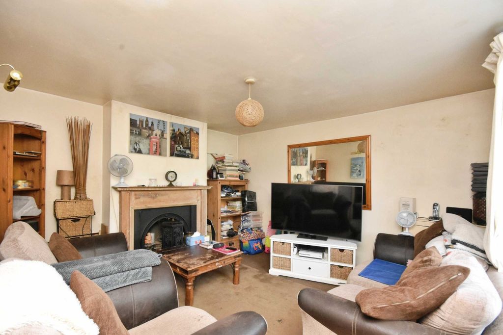 Property photo 3 of 14