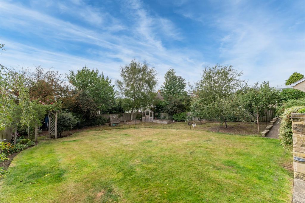 Property photo 3 of 51 Rear Garden