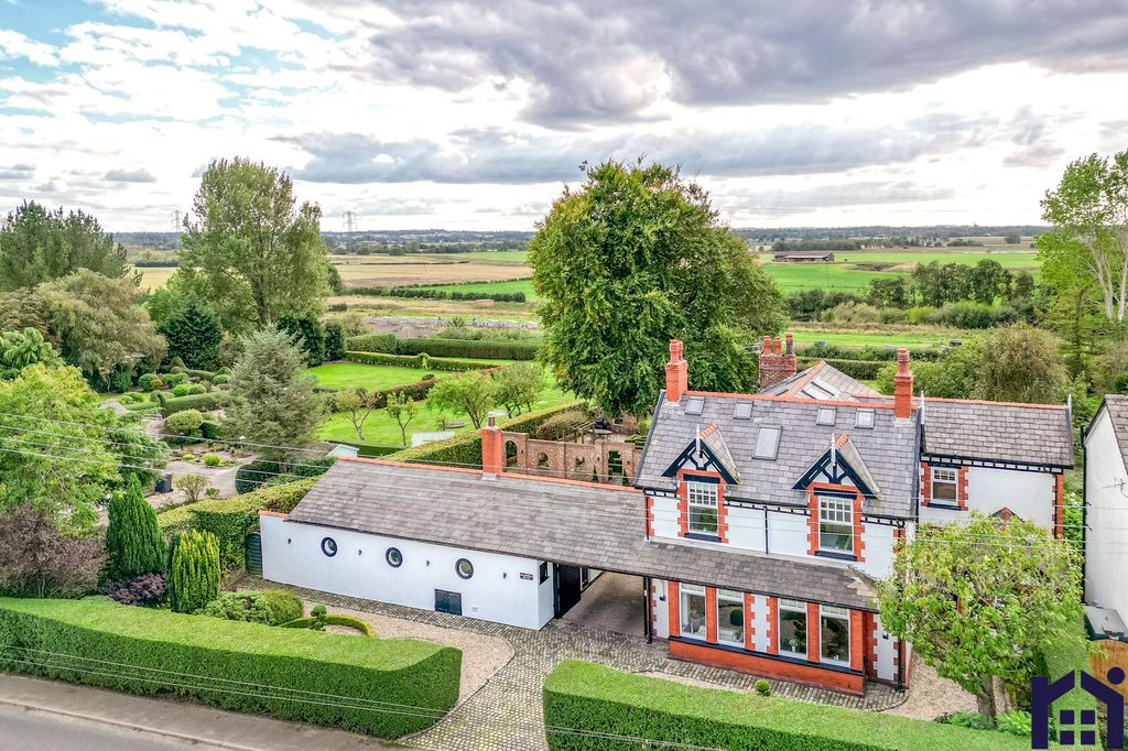 Property photo 1 of 66 Heathfield House