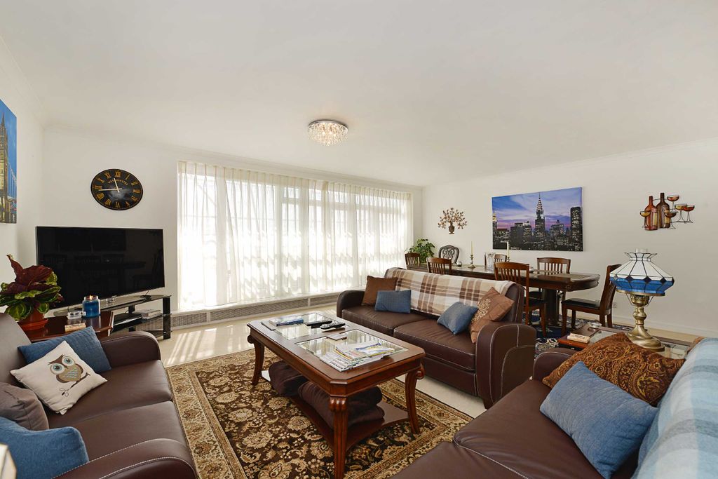Property photo 1 of 10 Photo