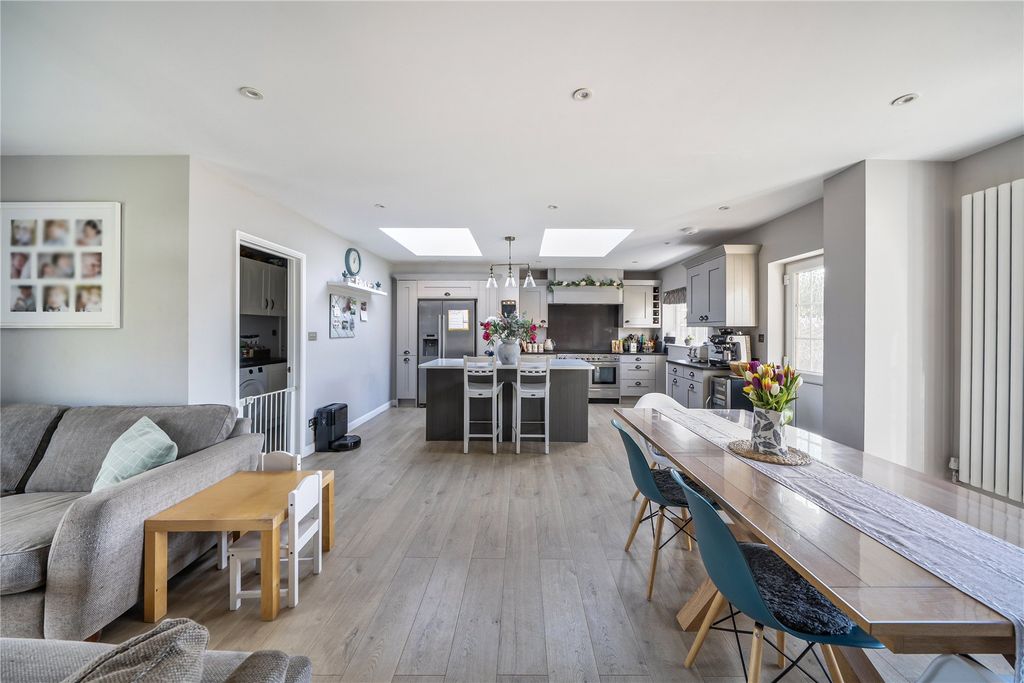 Property photo 3 of 26 Kitchen Diner