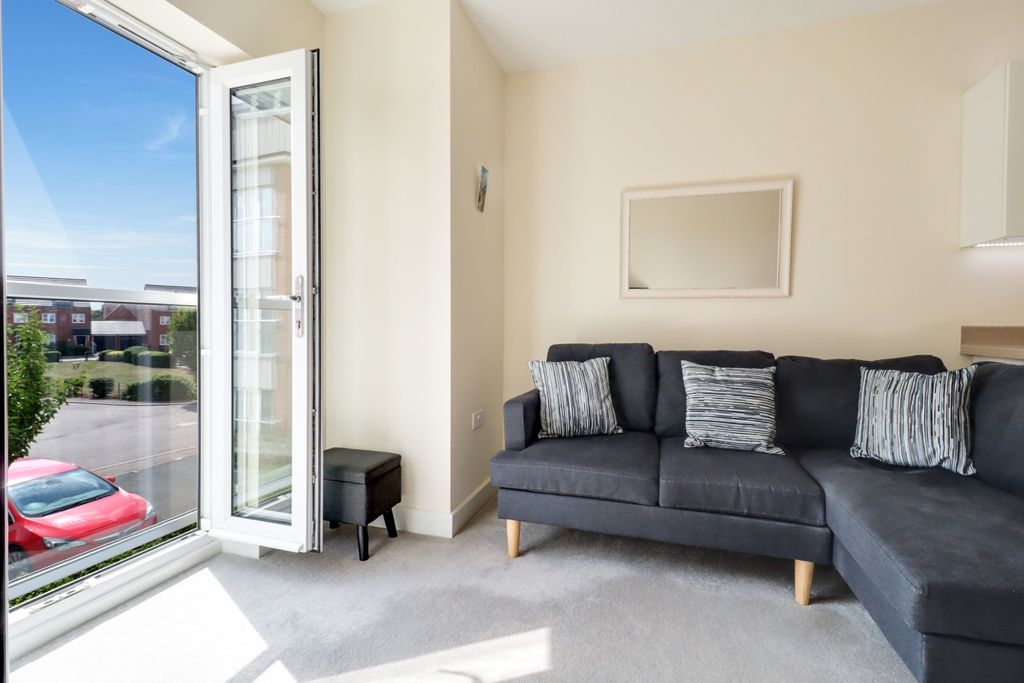 Property photo 2 of 15 Living-Room-8