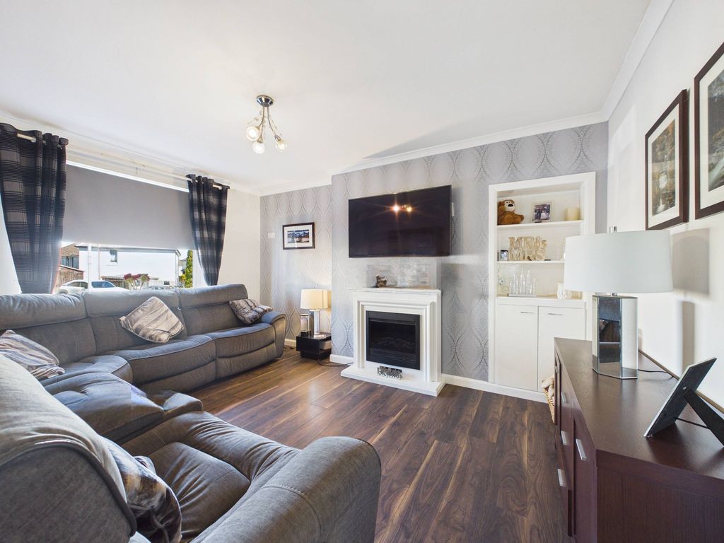 Property photo 2 of 10 Living Room