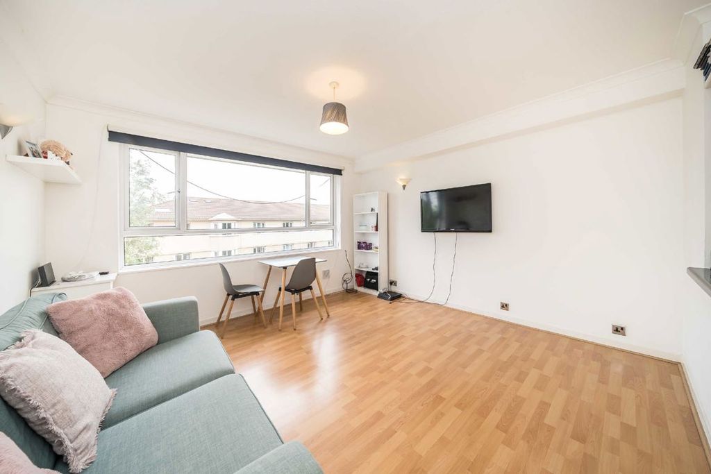 Property photo 2 of 8