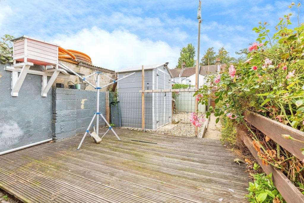 Property photo 3 of 11 Photo