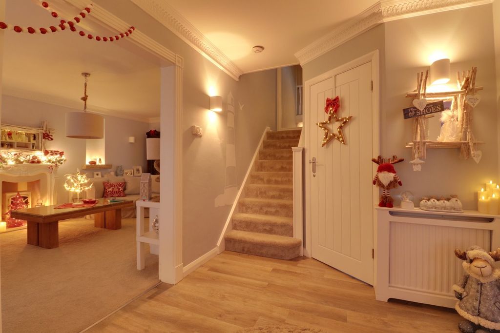 Property photo 3 of 27