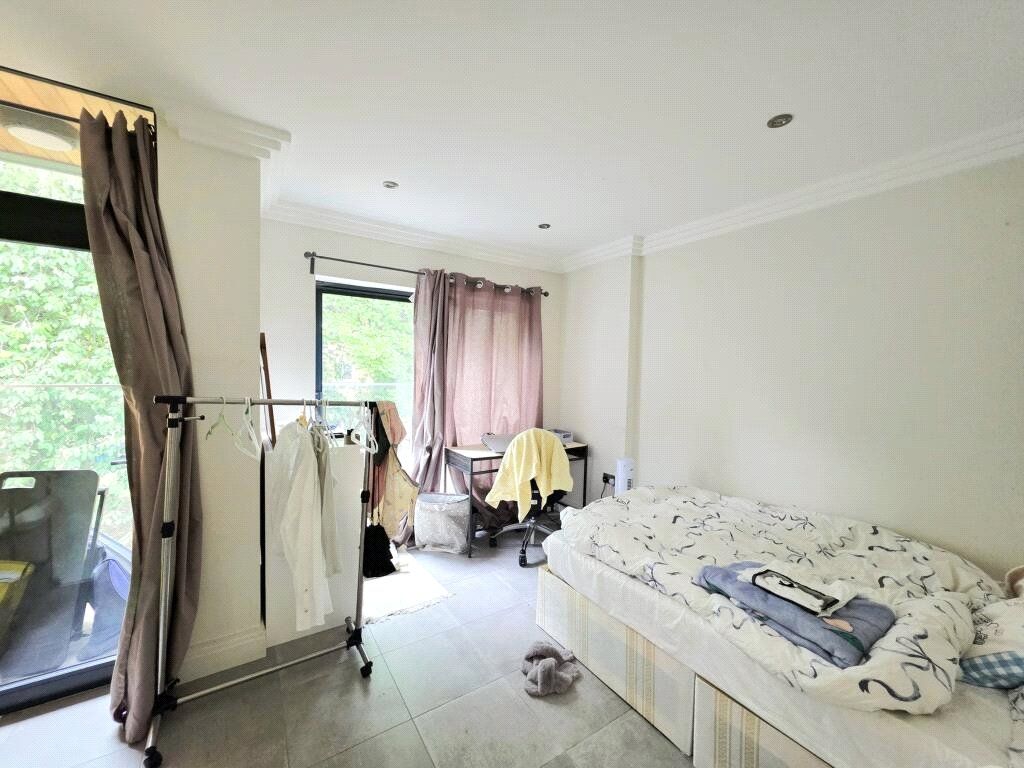 Property photo 3 of 10 Bedroom