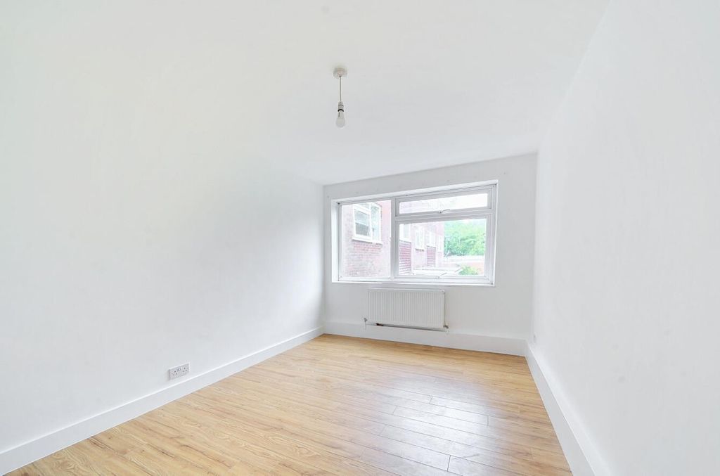 Property photo 3 of 8 Davidson Frost-Wellings, Dfw, Charlwood Close, Sta