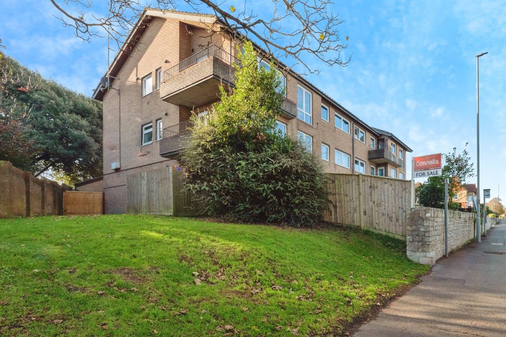 Property photo 1 of 17