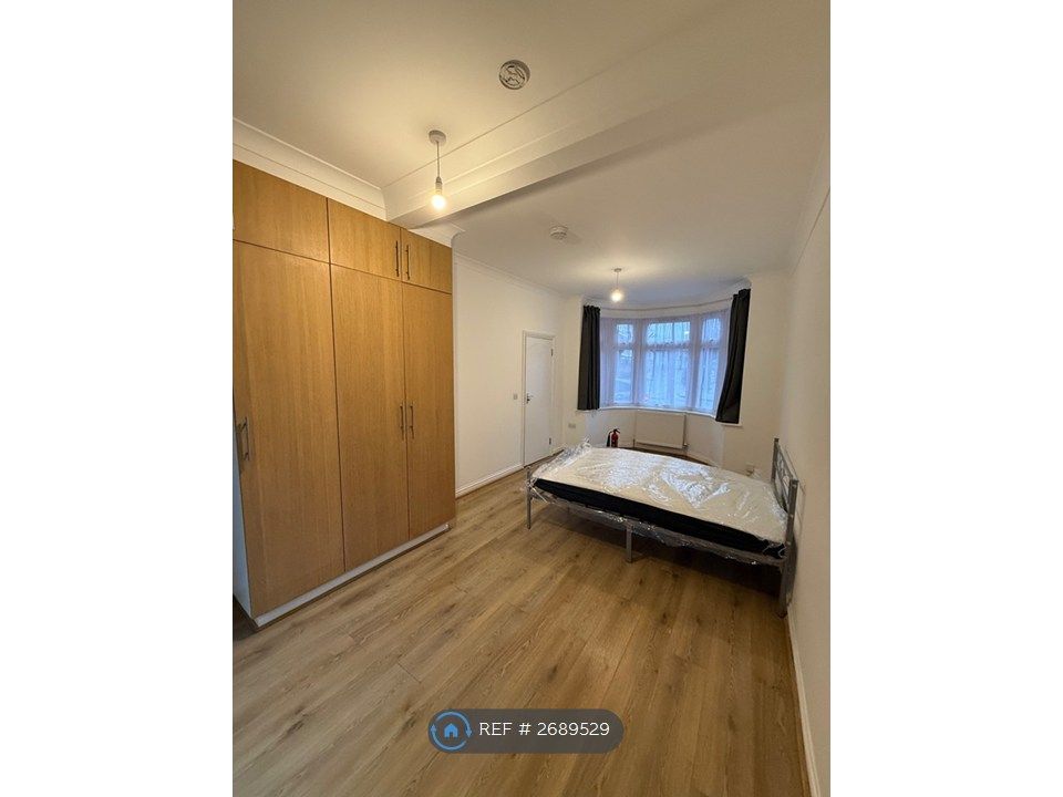 Property photo 3 of 9 Room 1