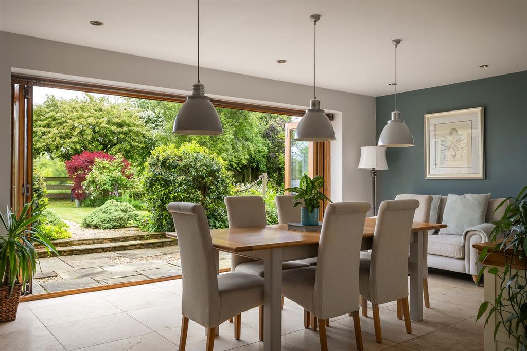 Property photo 3 of 33 29 - Foxfield - Gl54 4Nq - Web.Jpg