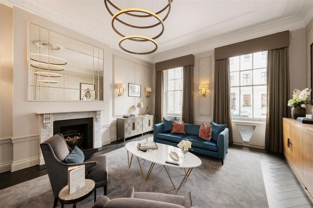 Property photo 2 of 32 49 Eaton Place Hi-2.Jpg