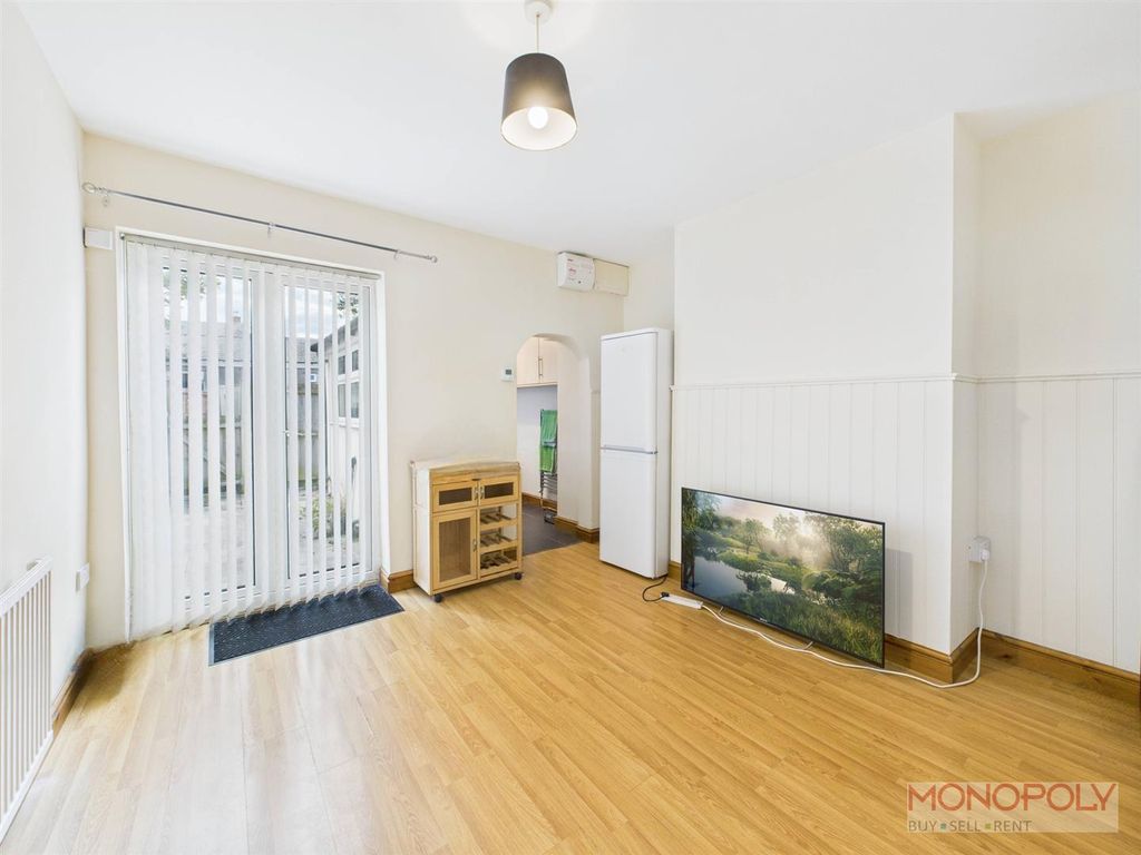 Property photo 3 of 12 Cam04439G0-Pr0164-Still003.Jpg