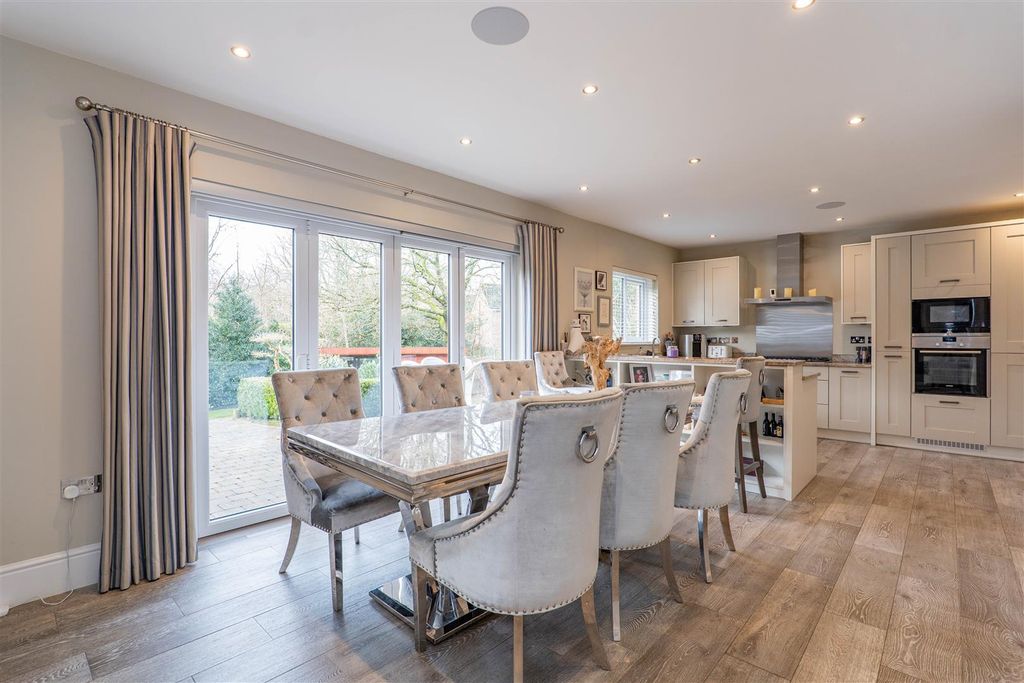 Property photo 3 of 35 Kitchen/Diner/Family Room