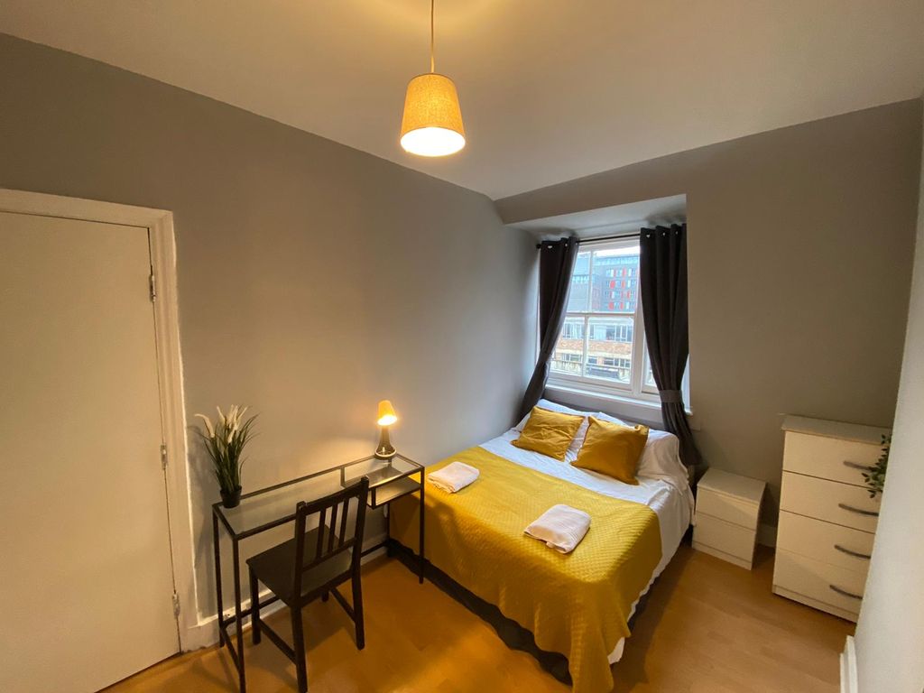 Property photo 2 of 11 Room 1- £850 Available 20/06/2026
