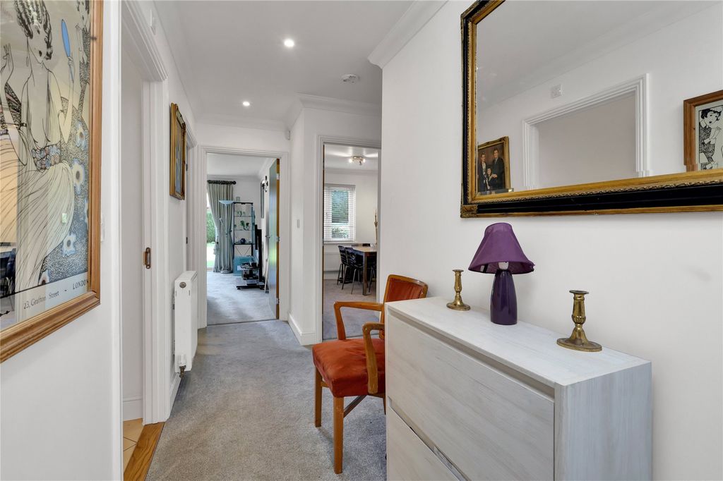 Property photo 2 of 12 Hallway