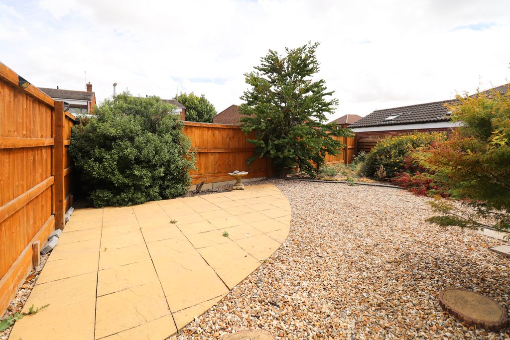 Property photo 2 of 39