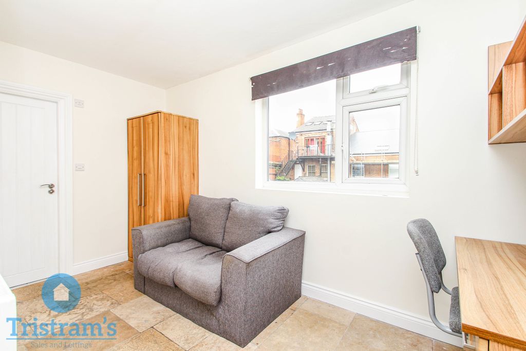 Property photo 3 of 7 Img_3299