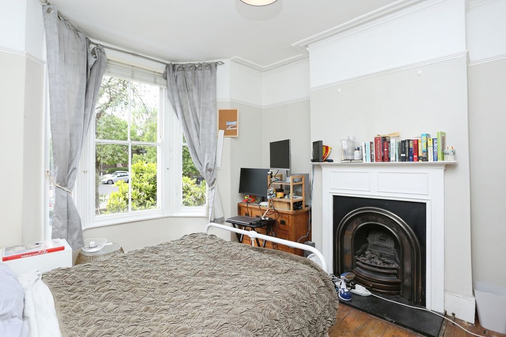 Property photo 3 of 15 Reception/Bedroom